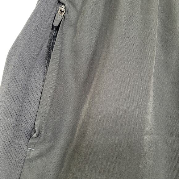 🩳 Gymshark Men’s Training Shorts Gray Medium Lightweight Athletic Activewear - Picture 5 of 7